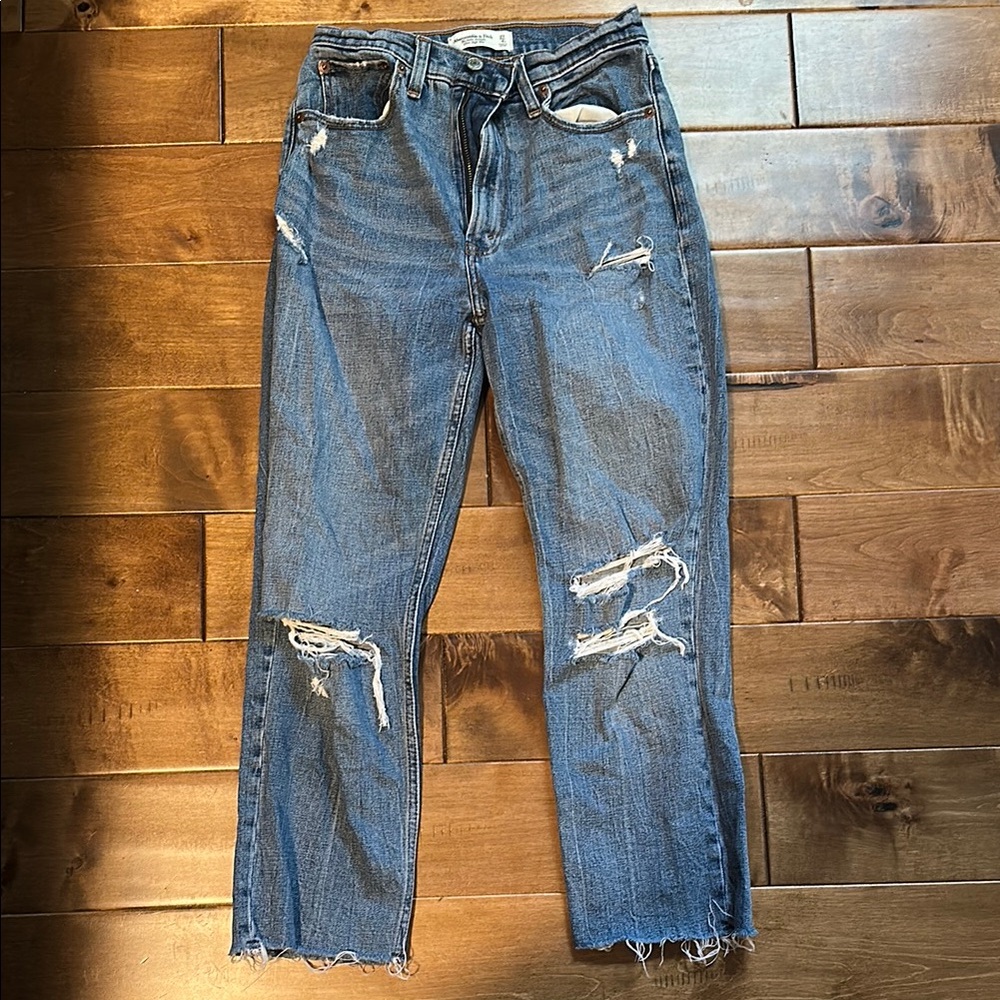 Abercrombie & Fitch Blue Boyfriend Jeans ankle straight ultra high rise 

27/4S